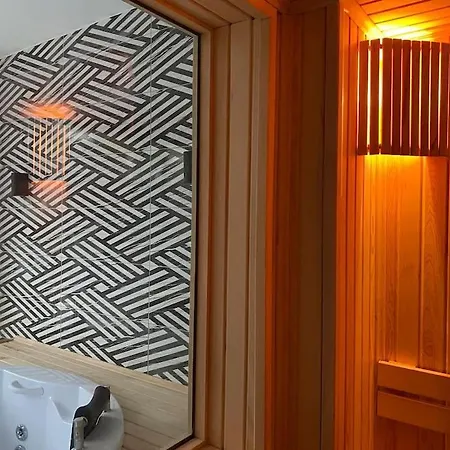 Rose 6 Comfort Living At Cleopatra Apartment
